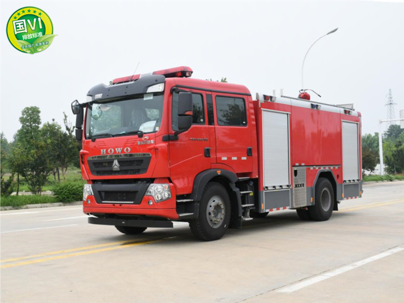 國(guó)六重汽豪沃8T水罐消防車